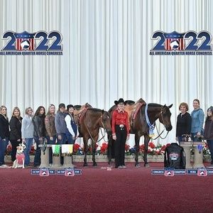 Meet your Posher, Lora